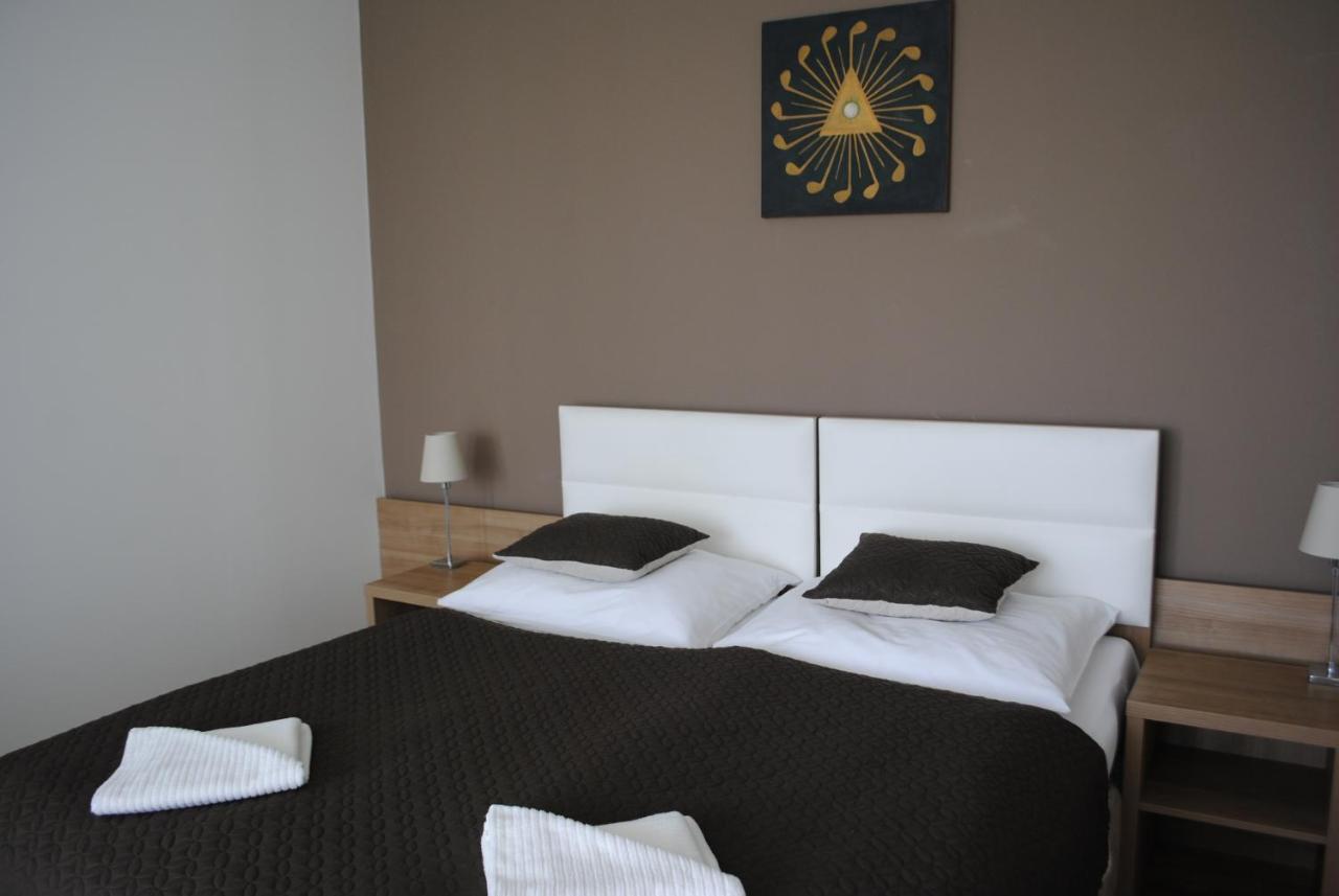 Hotel Golf Jezera Ostrožská Nová Ves Esterno foto