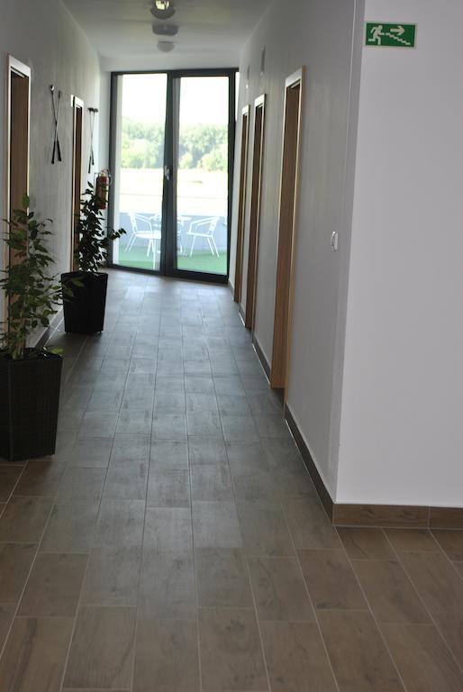Hotel Golf Jezera Ostrožská Nová Ves Esterno foto